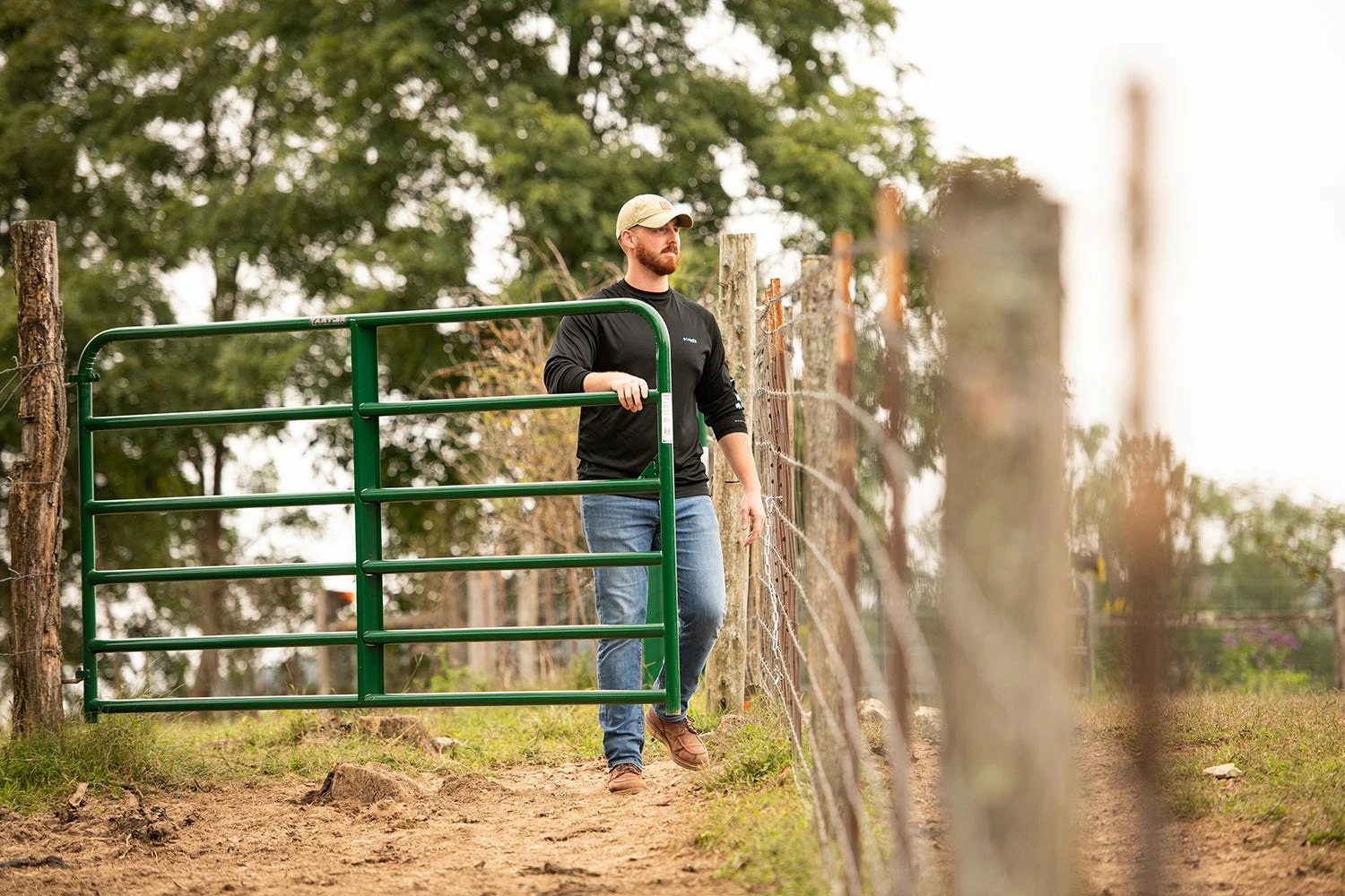 Tarter 16' 6 Bar Tube Gate, Green - 6EG16 - Panels & Gates 4 Tarter 16' 6 Bar Tube Gate, Green - 6EG16 - Panels & Gates - Image 2