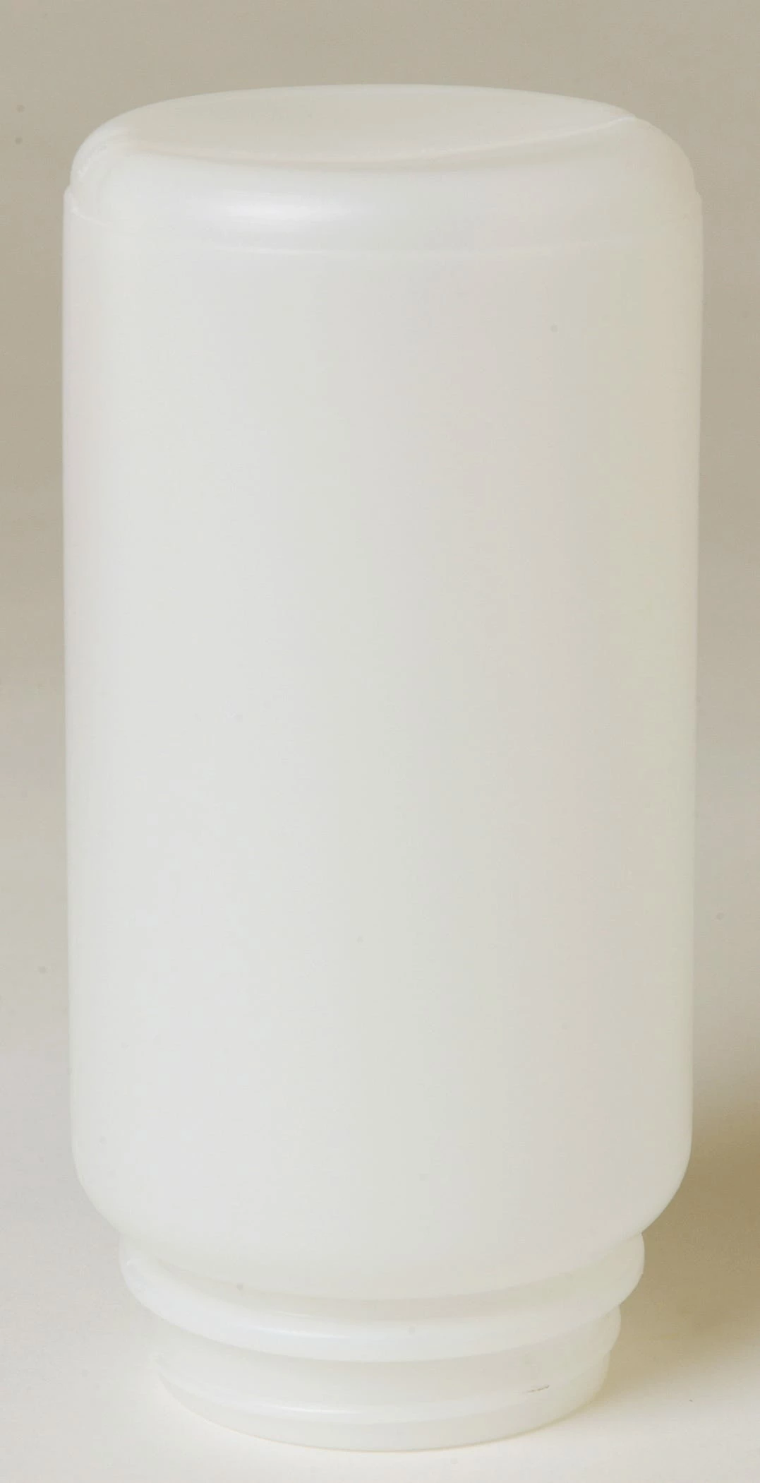 Miller Mfg. 1 Quart Plastic Jar - 690 - Livestock Supplies 4 Miller Mfg. 1 Quart Plastic Jar - 690 - Livestock Supplies - Image 2